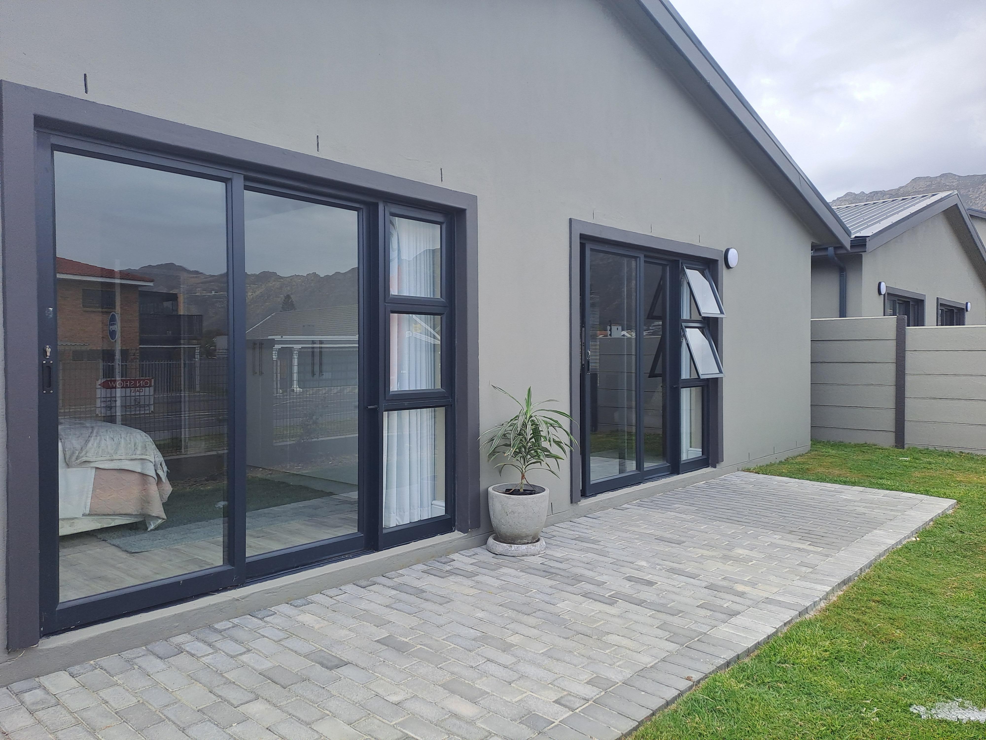 3 Bedroom Property for Sale in Sea Breeze Western Cape